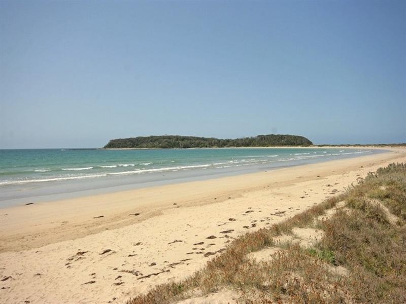 101 Coronation Drive, Broulee NSW 2537