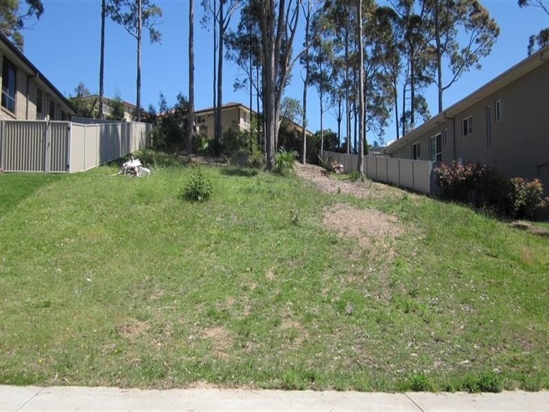 12 Oakwood Way, Catalina NSW 2536