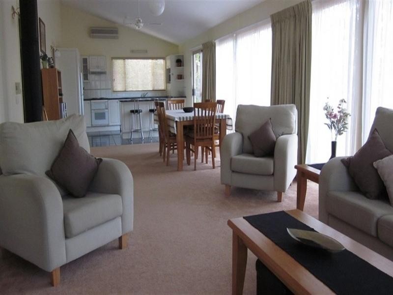 16 Wallarah Road, Surfside NSW 2536