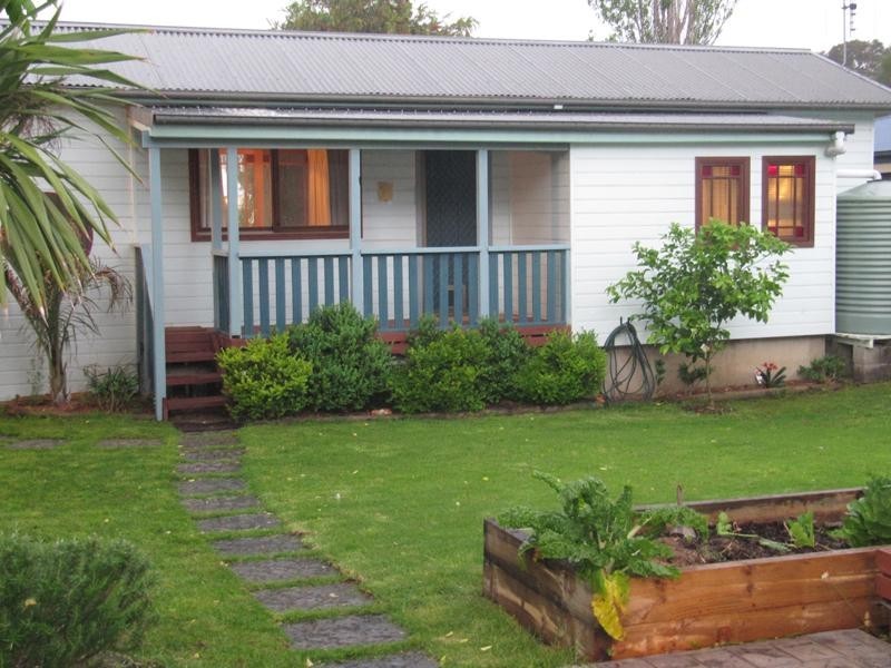 96 Smith Street, Broulee NSW 2537