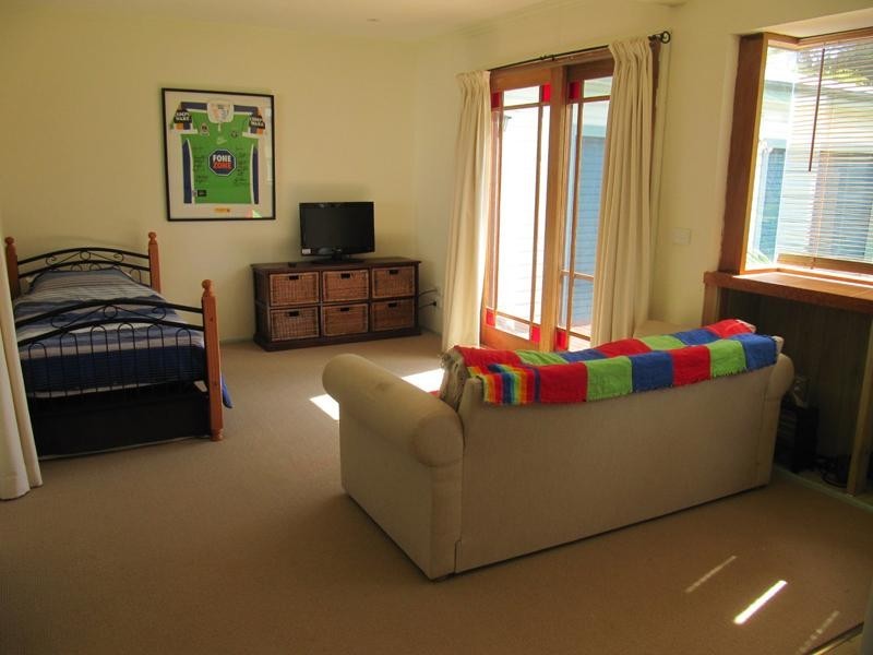 96 Smith Street, Broulee NSW 2537