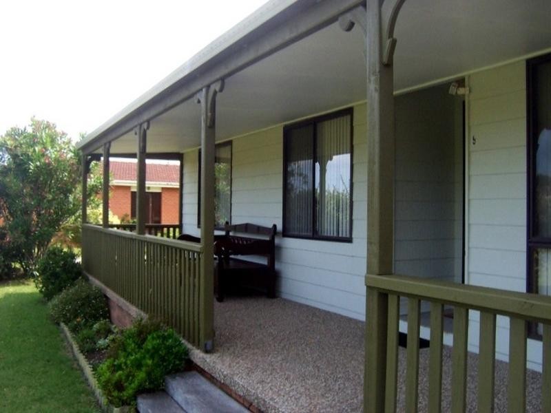 9 Tristania Parade, Maloneys Beach NSW 2536