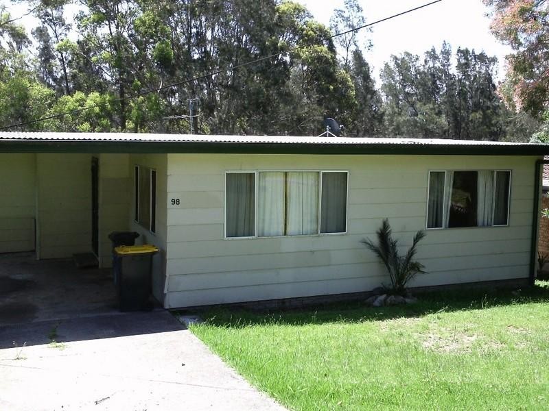 98 Country Club Drive, Catalina NSW 2536