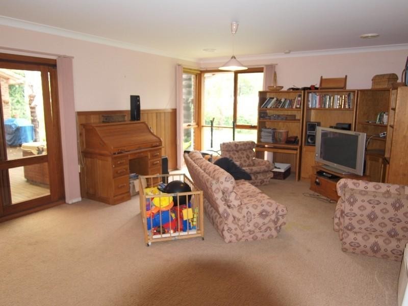 9 Towrang Avenue, Surf Beach NSW 2536