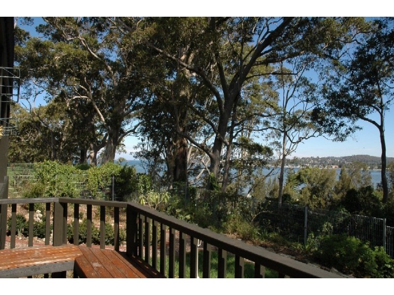 18 Peninsula Drive, Batemans Bay NSW 2536