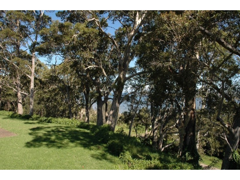 18 Peninsula Drive, Batemans Bay NSW 2536
