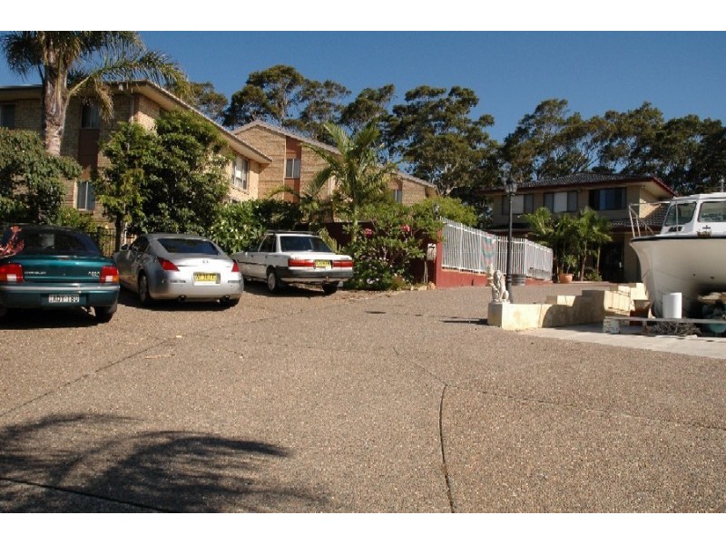 18 Peninsula Drive, Batemans Bay NSW 2536