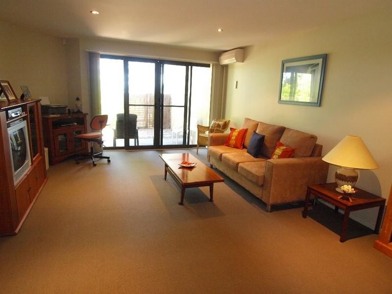 10/5 Crag Road, Batehaven NSW 2536