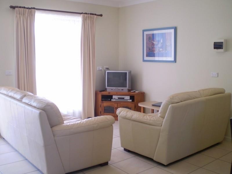 9/384 Beach Road, Batehaven NSW 2536