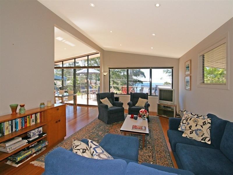 21 Graydon Avenue, Denhams Beach NSW 2536