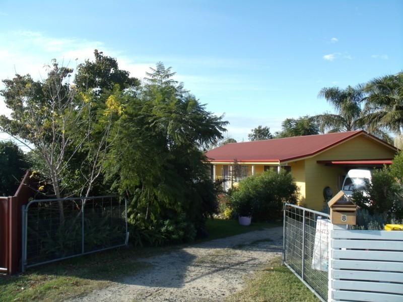 8 Luck Street, Moruya NSW 2537
