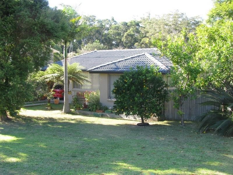 17 Cook Avenue, Surf Beach NSW 2536