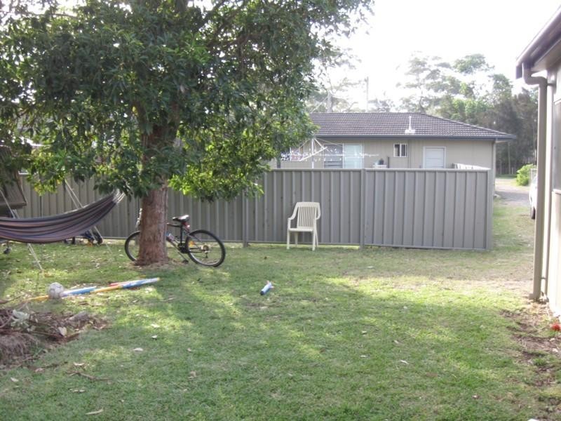 4 Clarke Street, Broulee NSW 2537