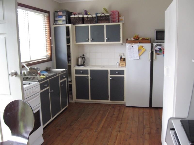 4 Clarke Street, Broulee NSW 2537