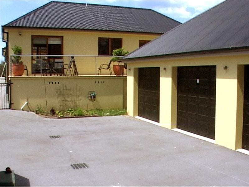 398 Beach Road, Batehaven NSW 2536