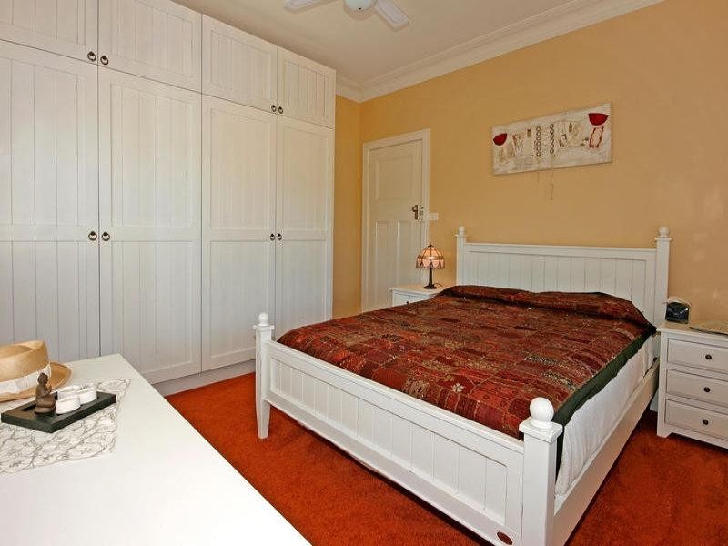 110 Vista Avenue, Batemans Bay NSW 2536