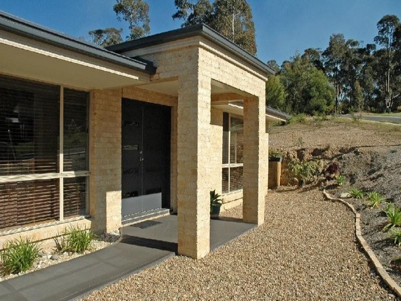8 Bunderra Circuit, Lilli Pilli NSW 2536