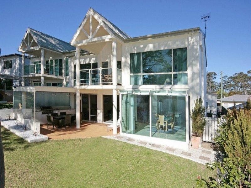 9A Bronte Crescent, Batemans Bay NSW 2536