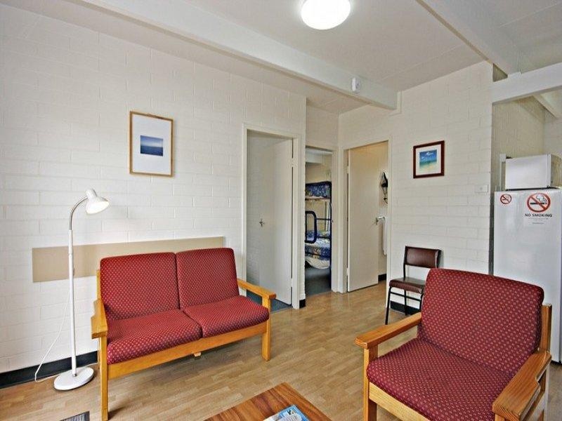 220 Beach Road, Batemans Bay NSW 2536