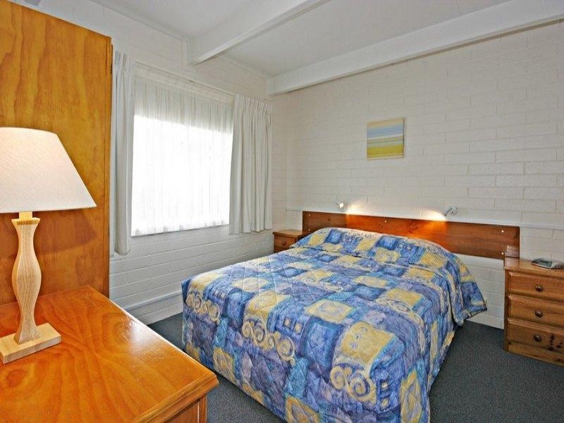 220 Beach Road, Batemans Bay NSW 2536