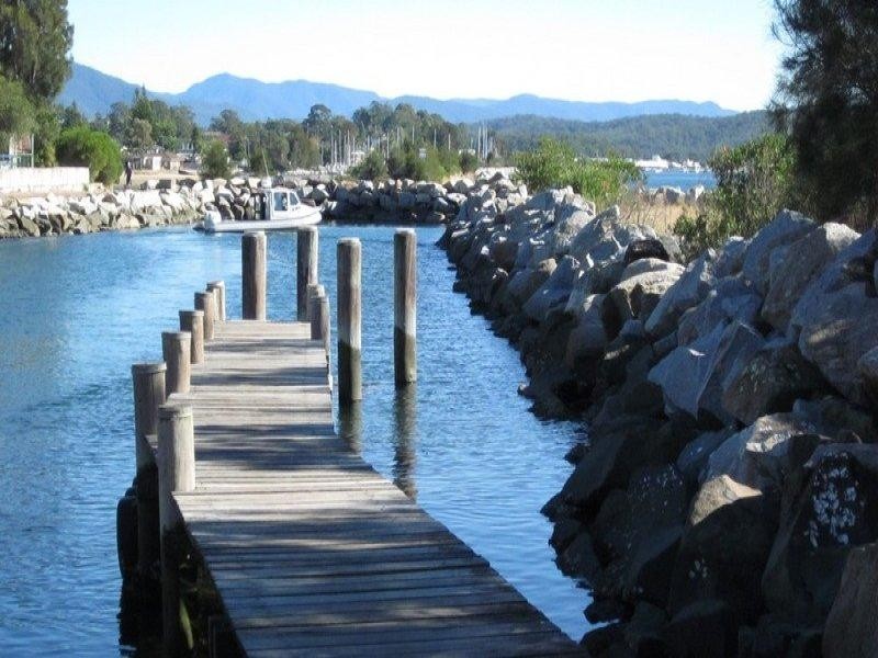 3 Catlin Avenue, Batemans Bay NSW 2536