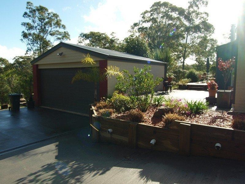 6 Burri Palm Way, Surfside NSW 2536