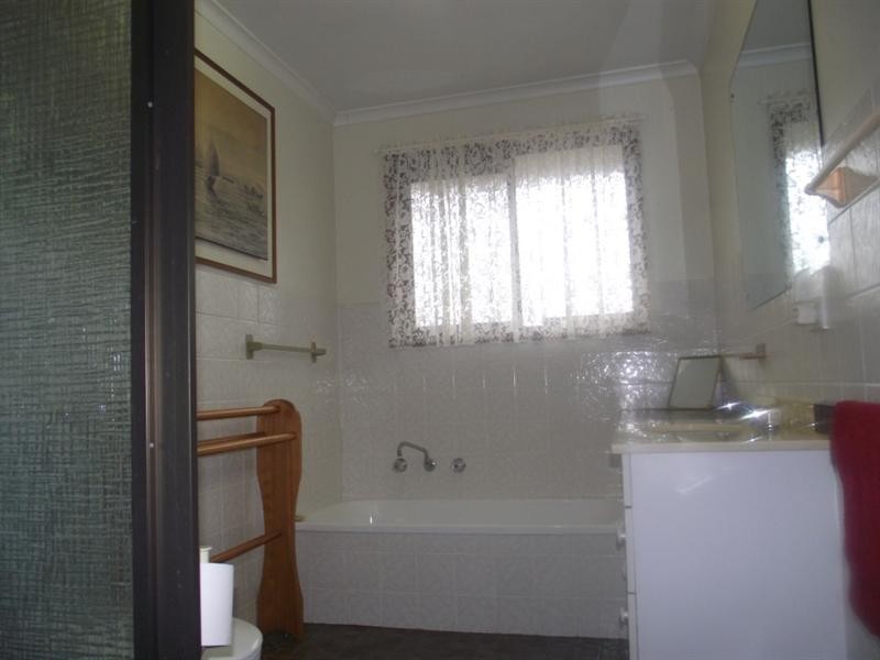 8 Iluka Avenue, Malua Bay NSW 2536