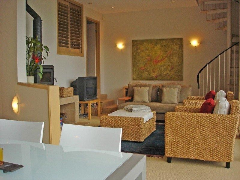 2/27 Bronte Crescent, Sunshine Bay NSW 2536