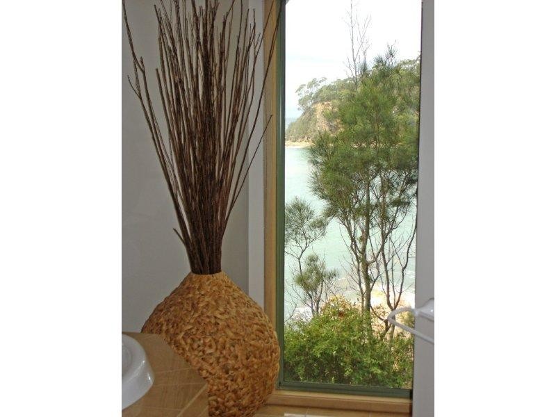 2/27 Bronte Crescent, Sunshine Bay NSW 2536