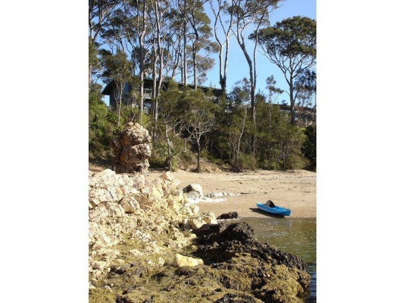 2/27 Bronte Crescent, Sunshine Bay NSW 2536