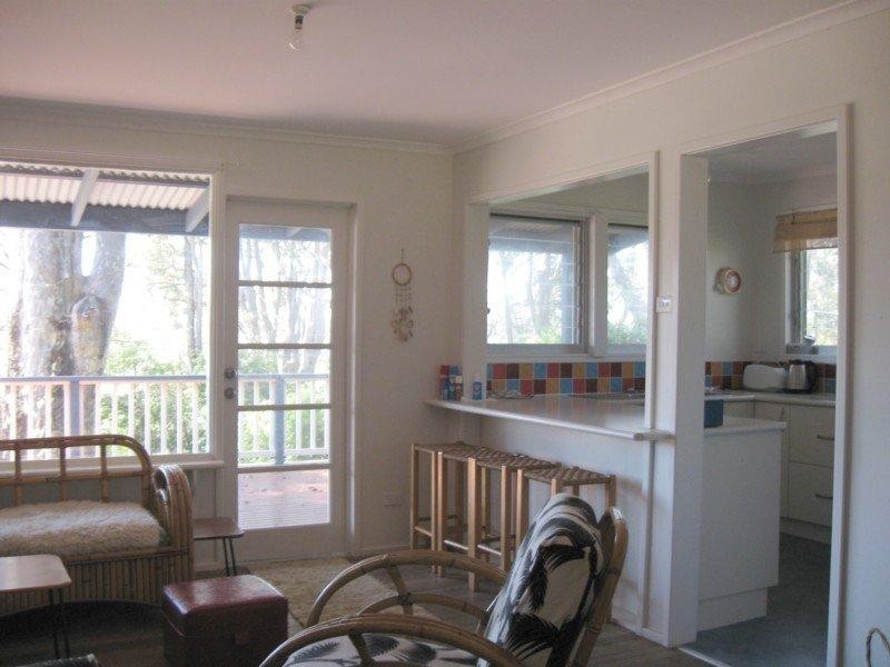 112 Annetts Parade, Mossy Point NSW 2537