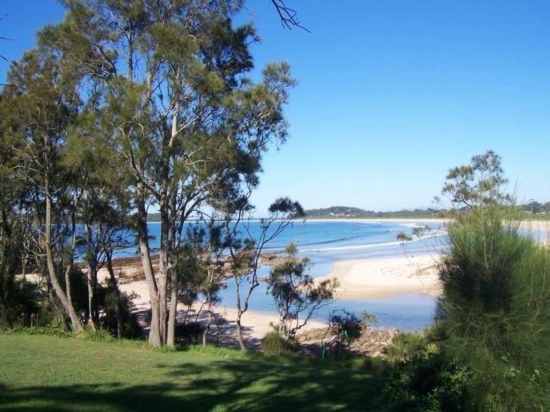 111 Annetts Parade, Mossy Point NSW 2537