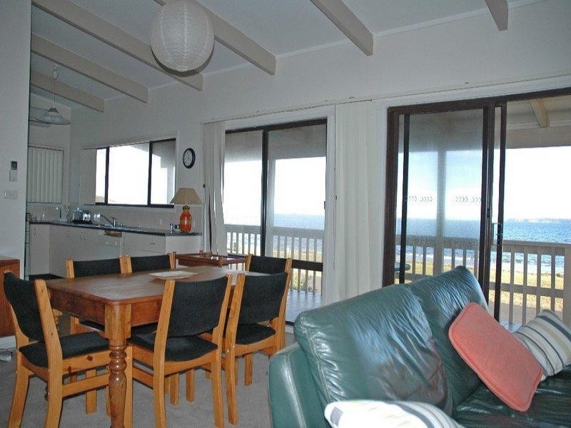 14 Bay Road, Long Beach NSW 2536