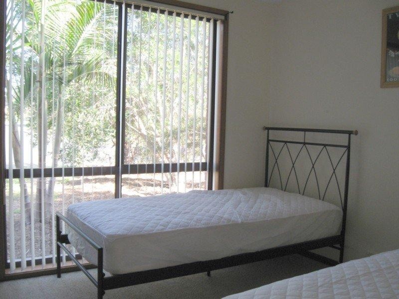 5 Suzanne Way, Broulee NSW 2537