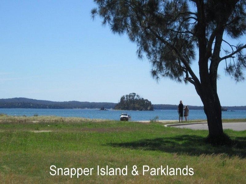 12 Oakwood Way, Catalina NSW 2536