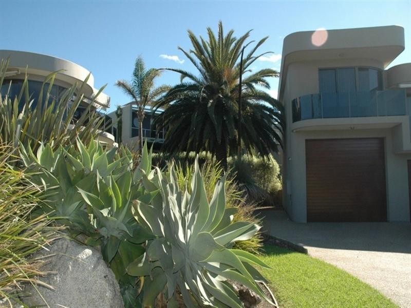 2/16 Wimbin Avenue, Malua Bay NSW 2536