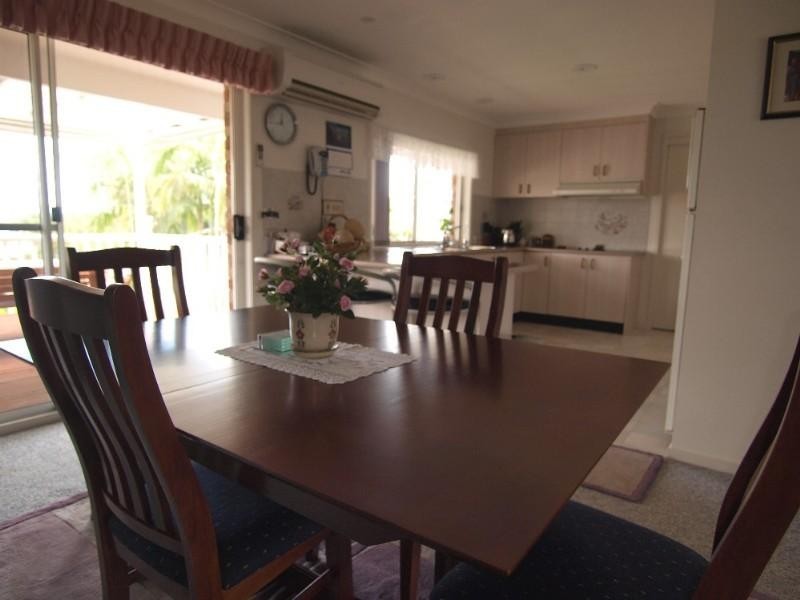 16 Bronte Crescent, Sunshine Bay NSW 2536
