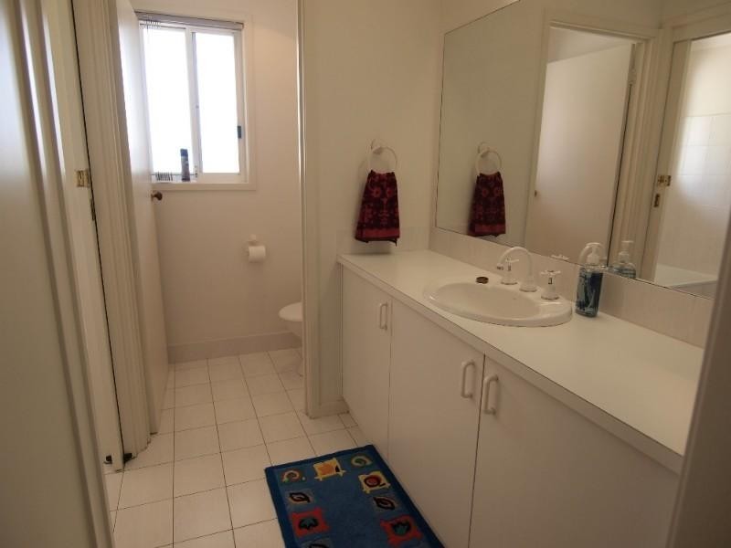 16 Bronte Crescent, Sunshine Bay NSW 2536