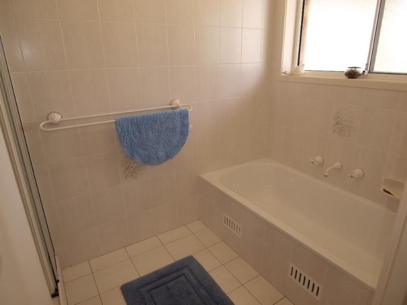 16 Bronte Crescent, Sunshine Bay NSW 2536