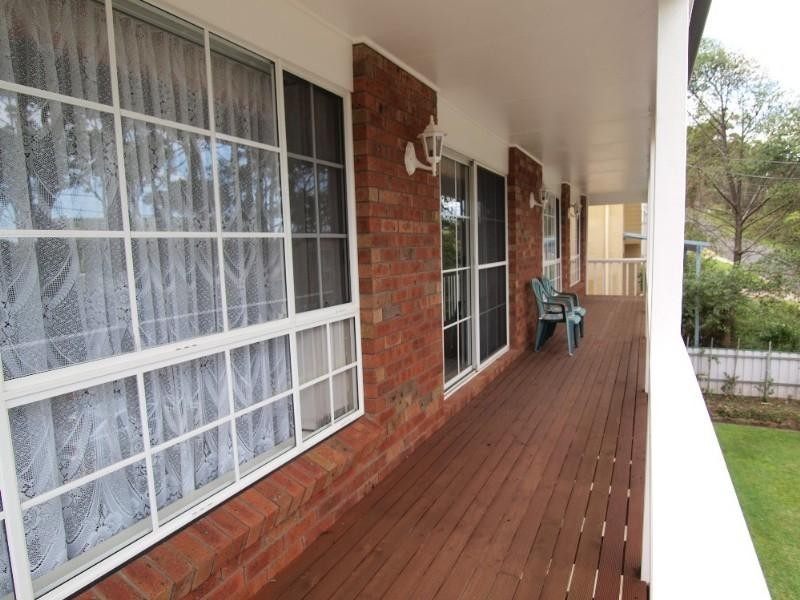 16 Bronte Crescent, Sunshine Bay NSW 2536