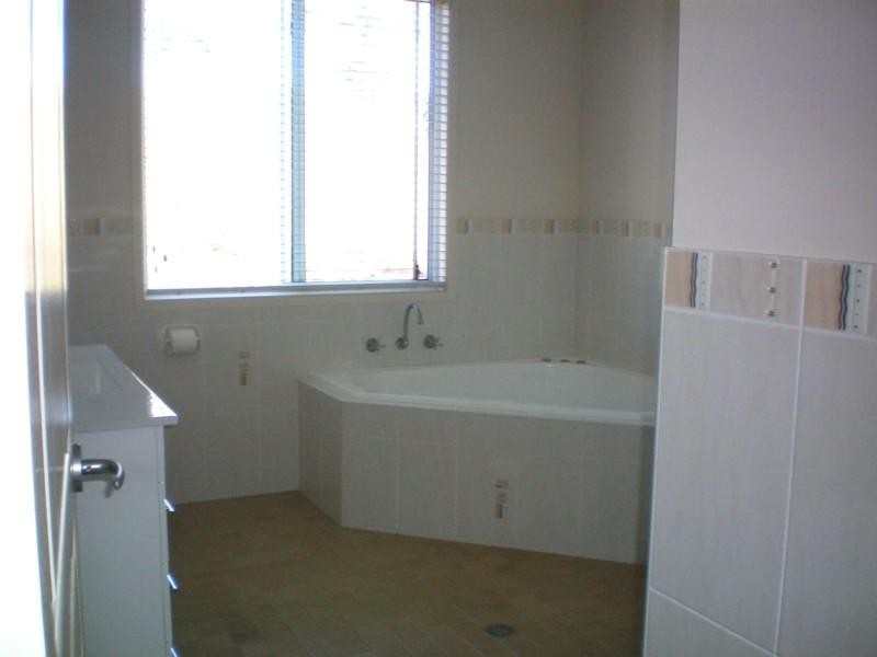 5 Riverlink Drive, Mossy Point NSW 2537