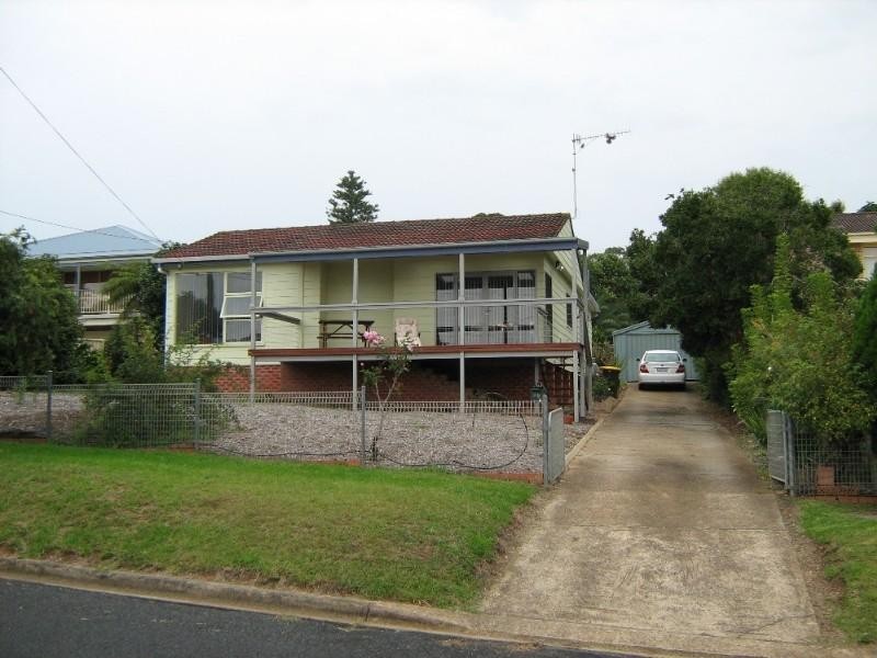 40 Calton Road, Batehaven NSW 2536