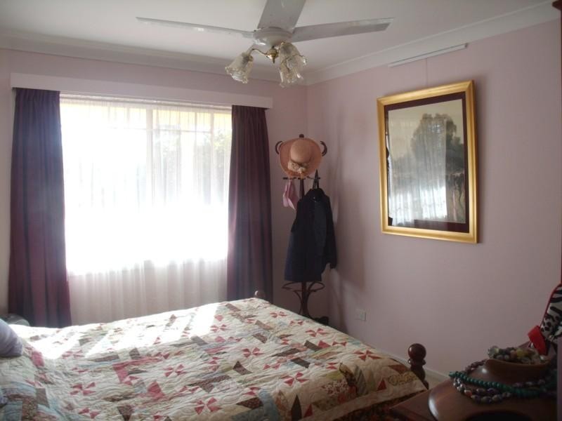 8 Luck Street, Moruya NSW 2537