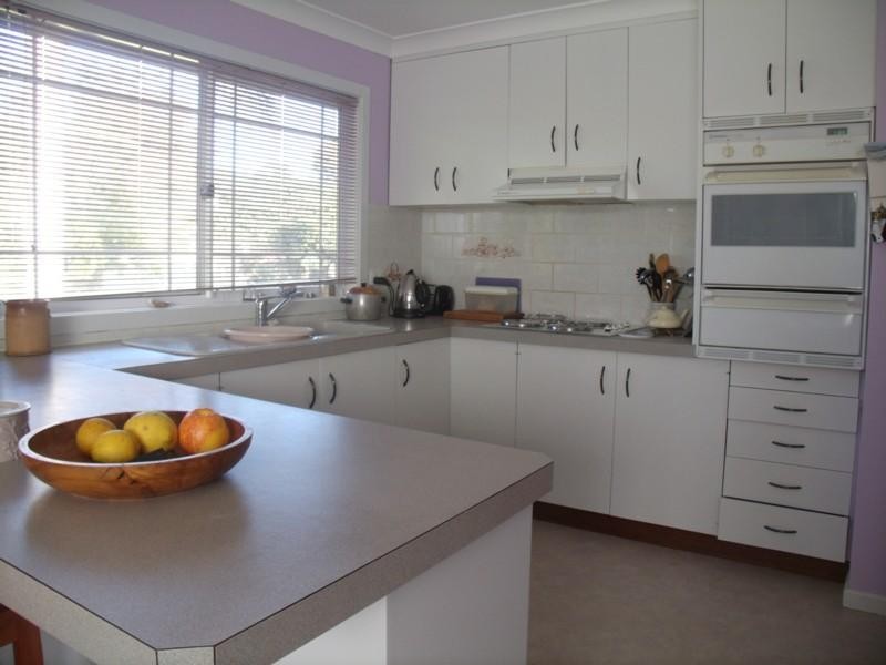 8 Luck Street, Moruya NSW 2537