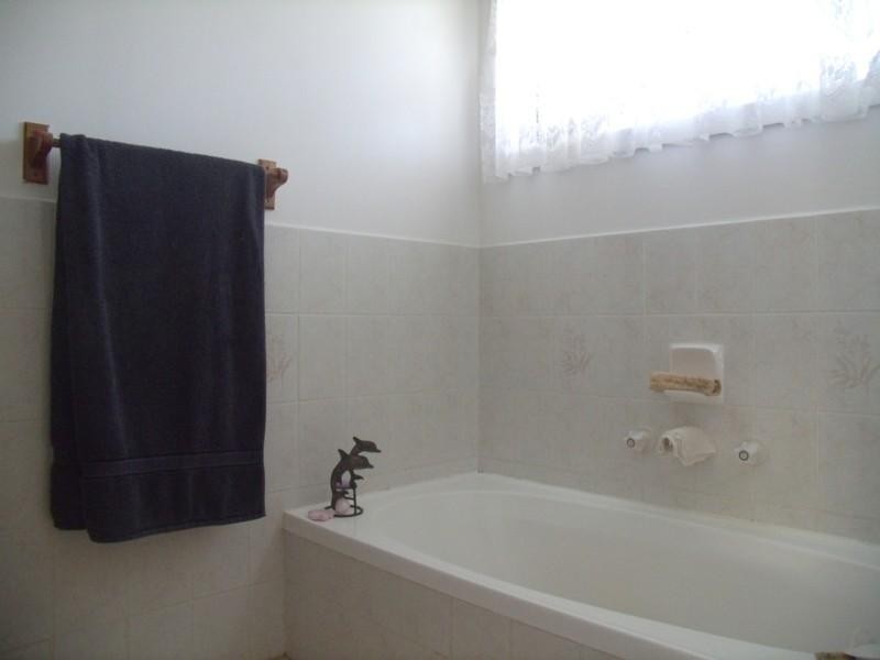 8 Luck Street, Moruya NSW 2537