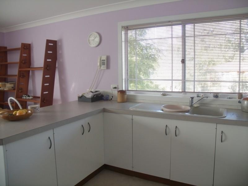 8 Luck Street, Moruya NSW 2537