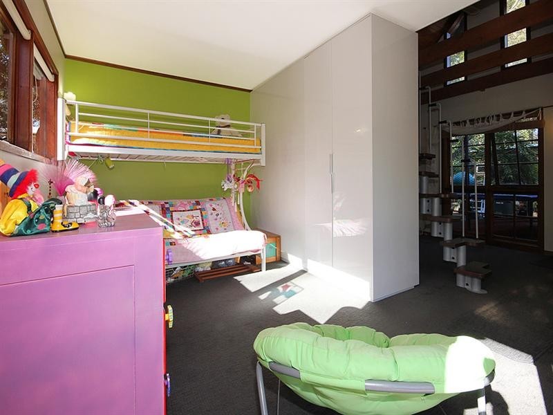 8 River Road, Mossy Point NSW 2537