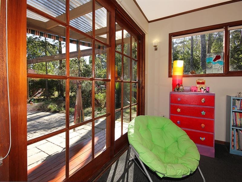 8 River Road, Mossy Point NSW 2537