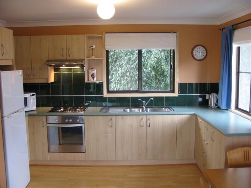 24a Yarralumla Crescent, Tomakin NSW 2537