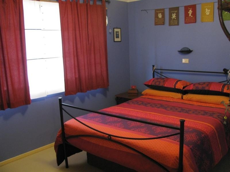 24a Yarralumla Crescent, Tomakin NSW 2537